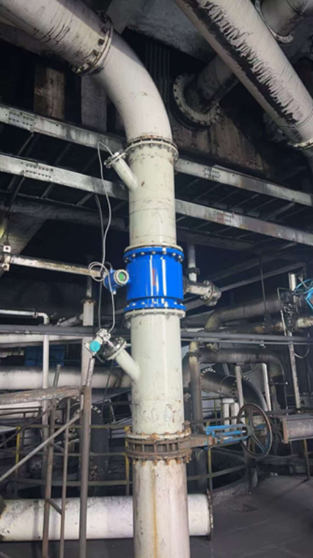 Real-time flow instrument installed on a slurry line, operating coal preparation plant, John Finlay reference installation.